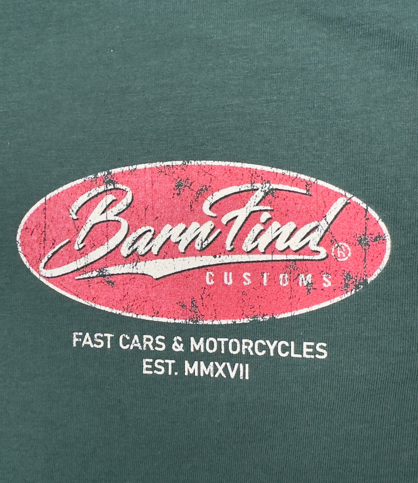 Oval tee racing green